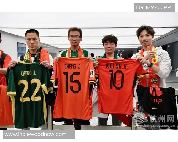 杭州足球队意识争议引发热议球迷与专家各执己见探讨未来发展方向 杭州足球队意识争议引发热议球迷与专家各执己见探讨未来发展方向