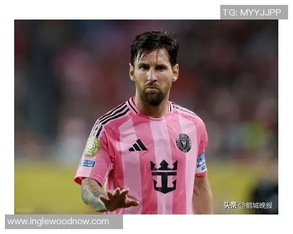 足球明星的形象特点分析与影响力探讨：从场上表现到场外魅力的全面解读