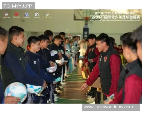 郑州迎来足球明星助阵本地赛事共同推动足球文化发展